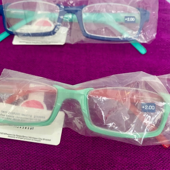 Peepers reading glasses 2 pair NEW 2.0 magnification - Picture 4 of 8